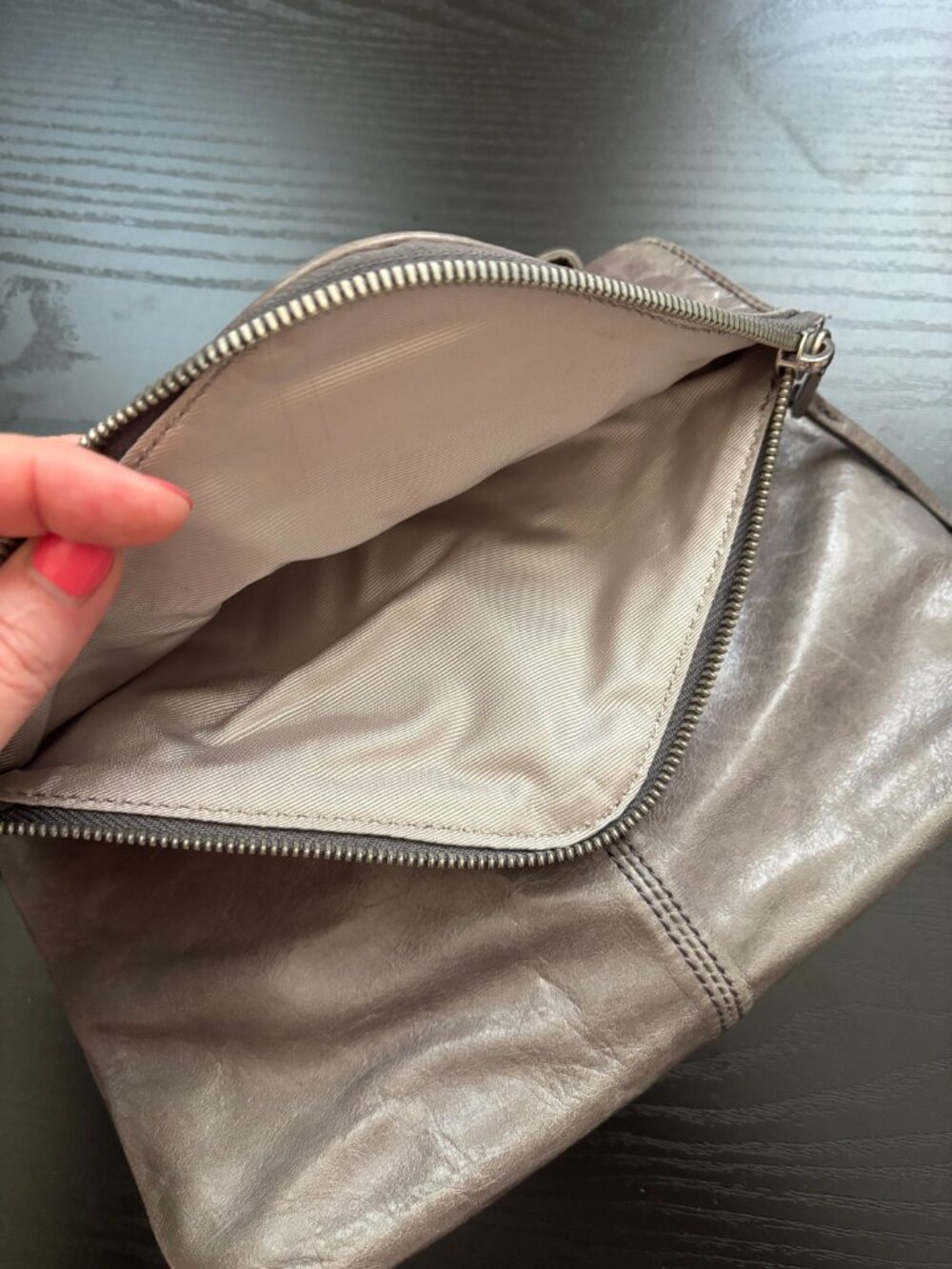 Hobo Adelle crossbody, granite - Picture 7 of 8